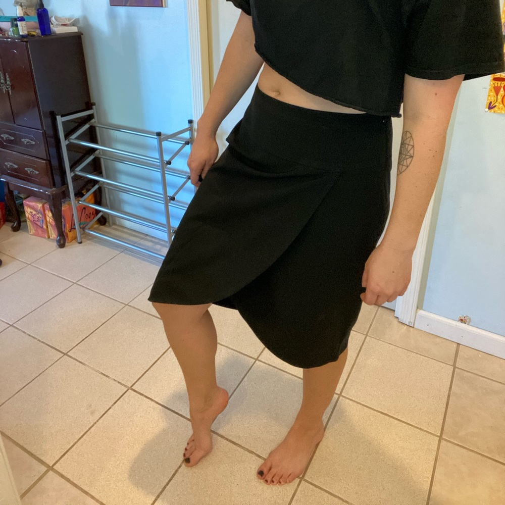 Black Below-the-Knee Pencil Skirt